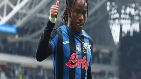 人民日报体育榜单公布2025年度最佳裁判候选人：中国裁判马宁入选